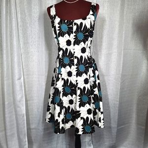 Nine West Sleeveless Dress 14  Black White Floral Print Scoop Neck Flared Bottom